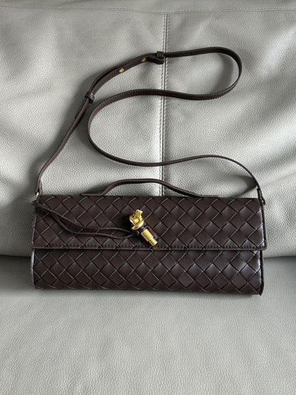 Elegantly Styled Bag for Everyday Wear
