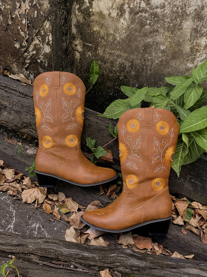 Gracefully Styled Boots for Any Occasion