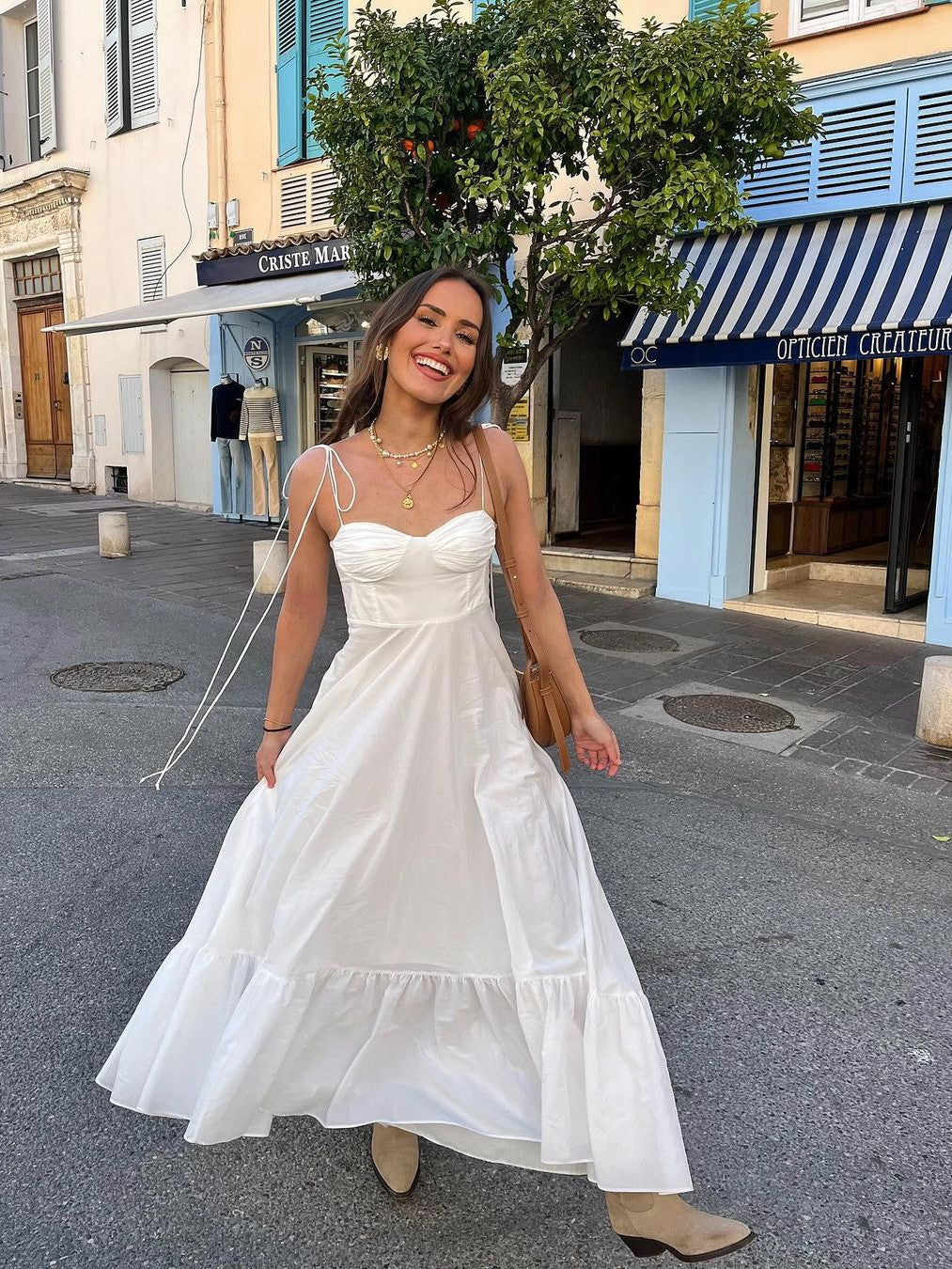 Classic Vintage Dress with a Flattering Fit