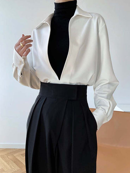 Classic Vintage Blouse with a Flattering Fit