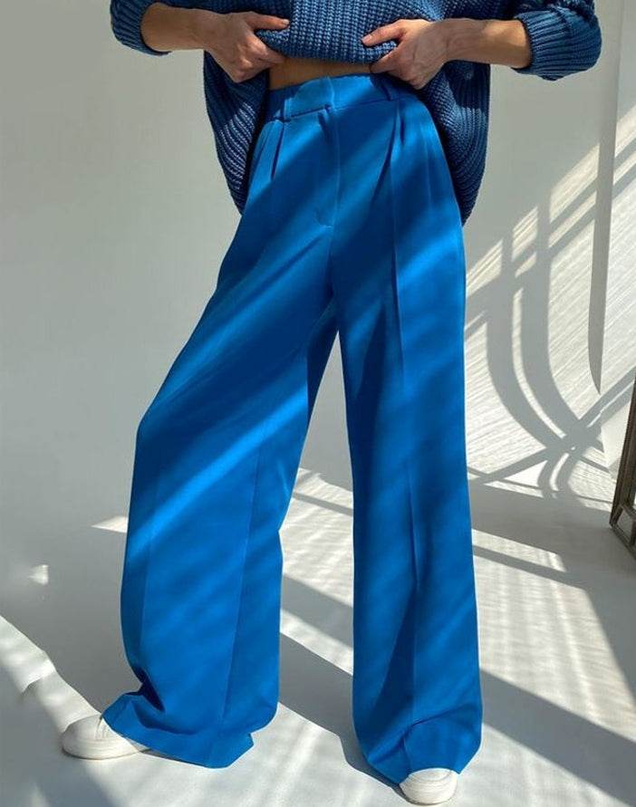 Classic Vintage Pants with a Flattering Fit