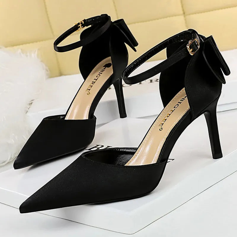 Beautifully Finished Heels in a Timeless Design