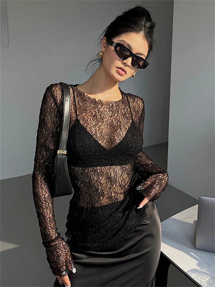 Well Tailored Pullover with a Graceful Silhouette