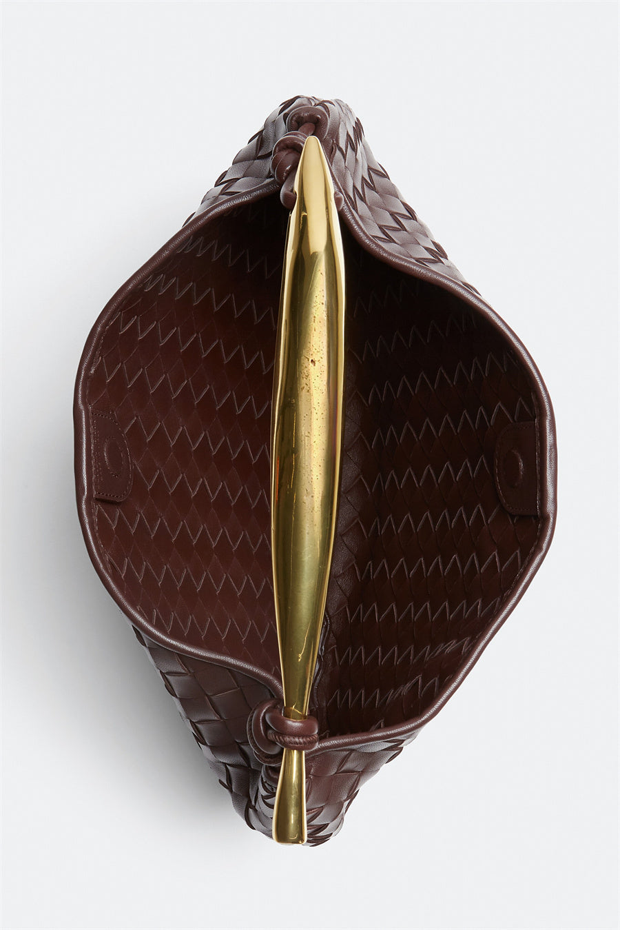Well Tailored Bag with a Graceful Silhouette