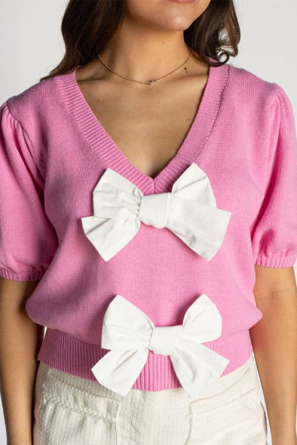Classic Vintage Sweater with a Flattering Fit