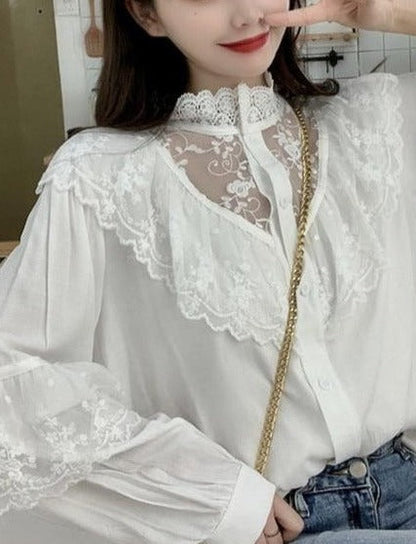 Effortlessly Elegant Blouse with a Timeless Design