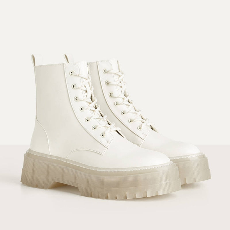 Polished Boots with an Effortless Classic Look