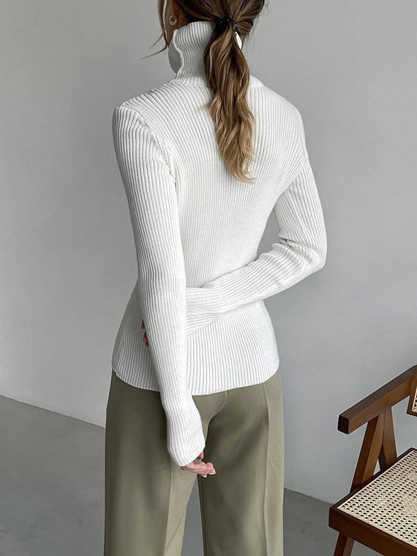 Well Tailored Sweater with a Graceful Silhouette