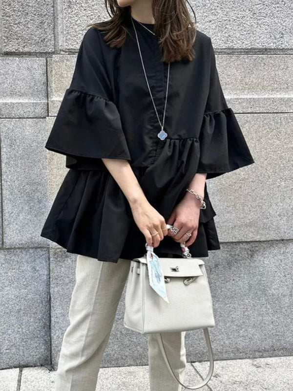 Effortlessly Elegant Garment with a Timeless Design