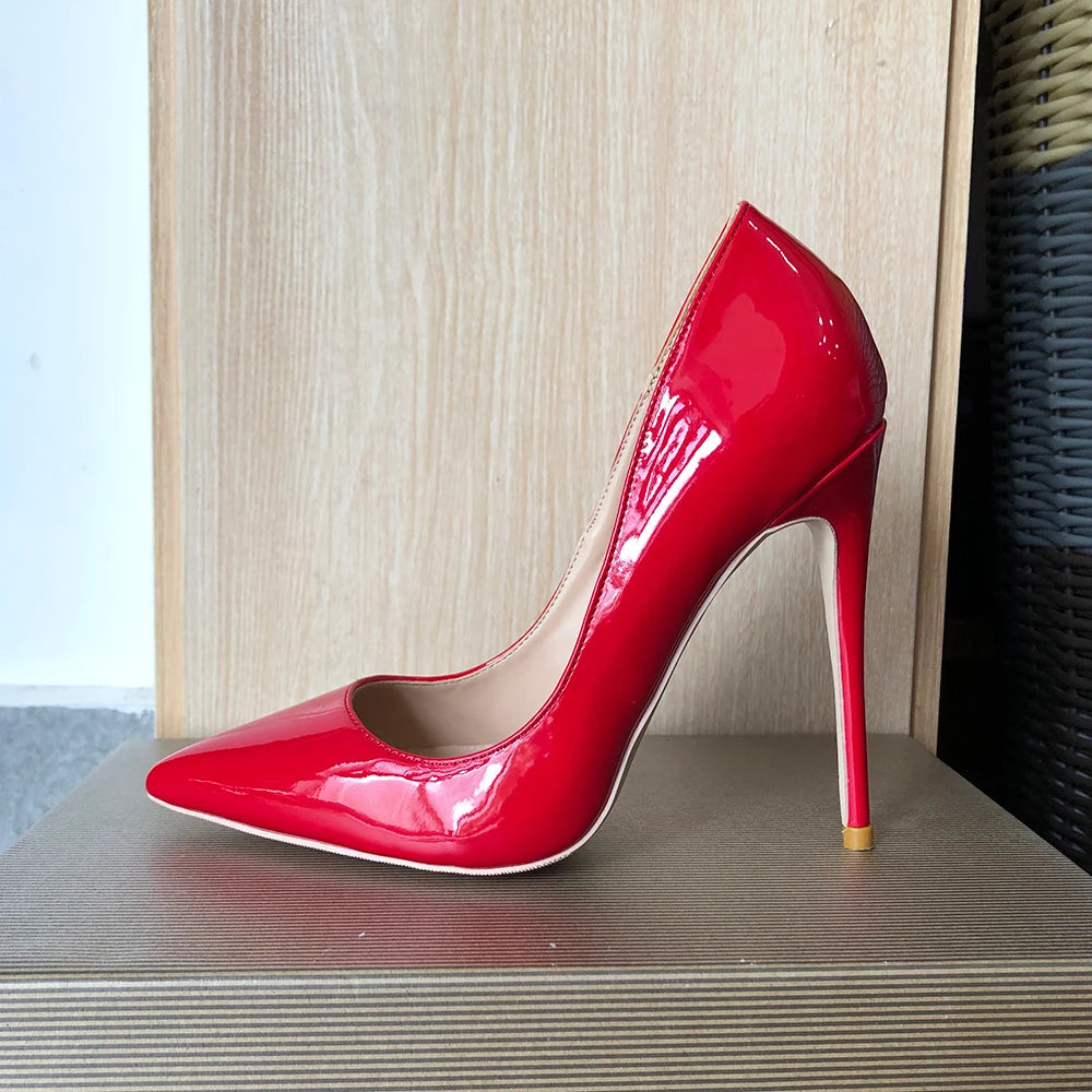 Effortlessly Elegant Heels with a Timeless Design