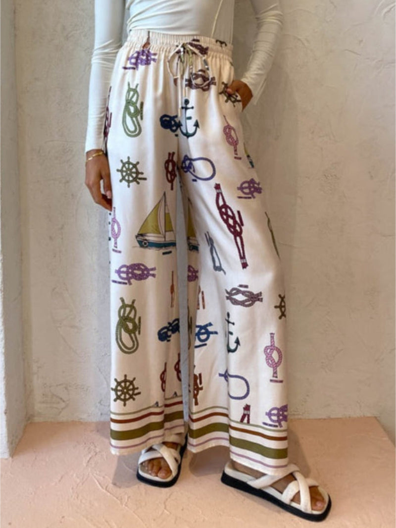 Well Tailored Pants with a Graceful Silhouette