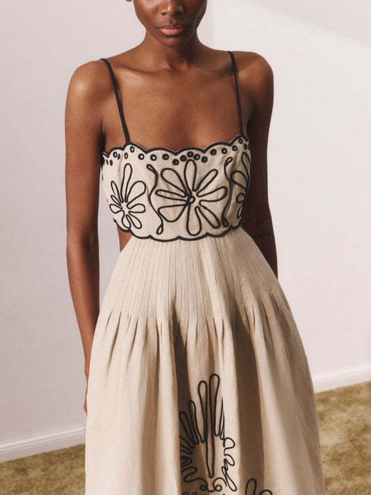 Gracefully Styled Dress for Any Occasion