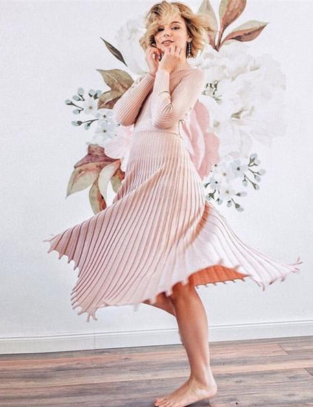 Classic Vintage Dress with a Flattering Fit