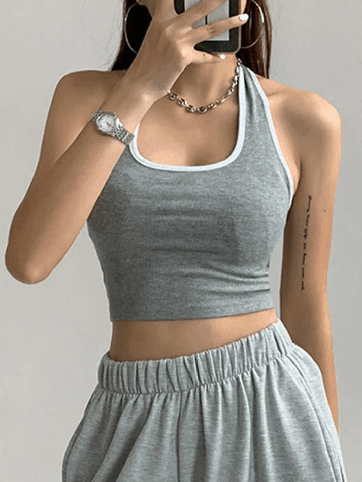 Well Tailored Top with a Graceful Silhouette