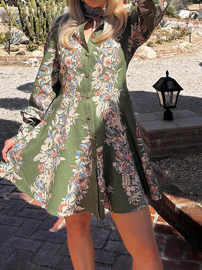 Classic Vintage Dress with a Flattering Fit
