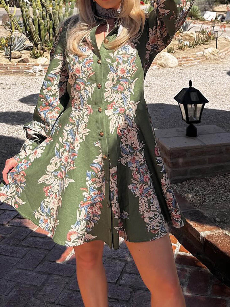 Classic Vintage Dress with a Flattering Fit