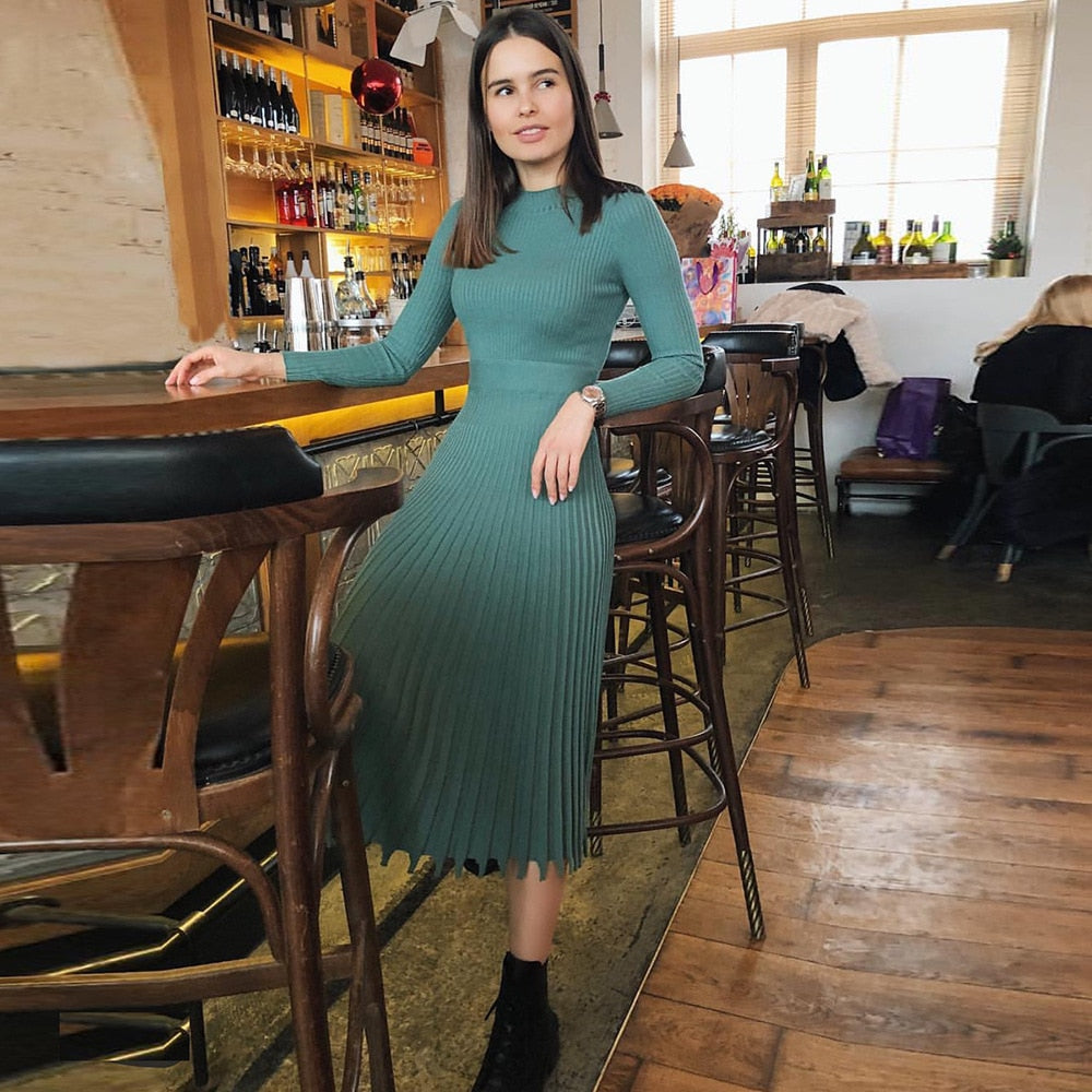 Classic Vintage Dress with a Flattering Fit
