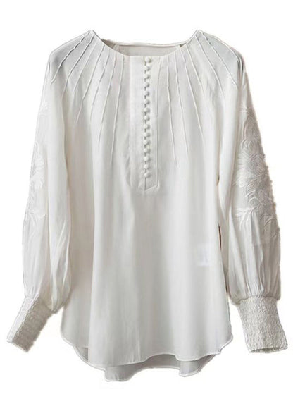 Well Tailored Shirt with a Graceful Silhouette