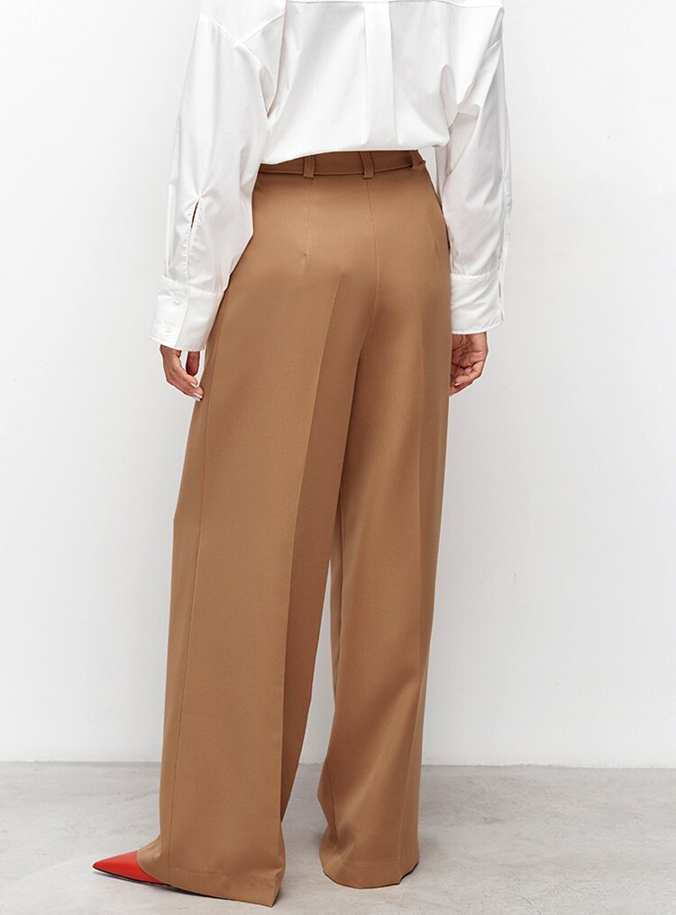 Elegantly Styled Pants for Everyday Wear