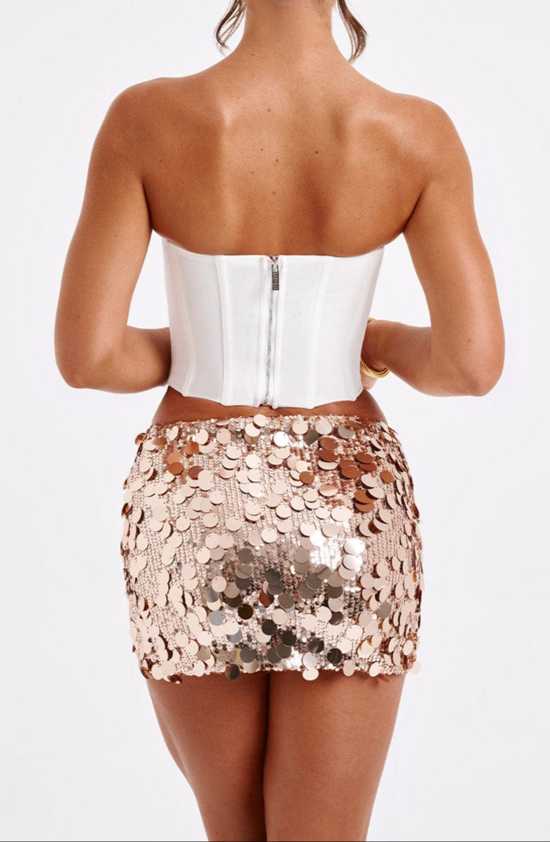 Gracefully Styled Garment for Any Occasion