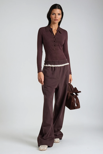 Effortlessly Elegant Pants with a Timeless Design
