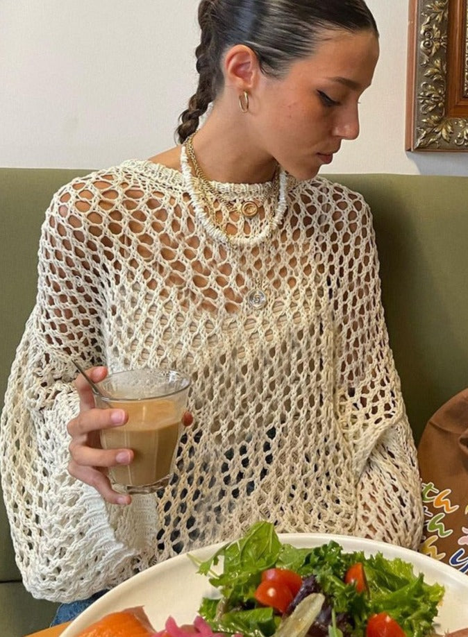 Effortlessly Elegant Sweater with a Timeless Design
