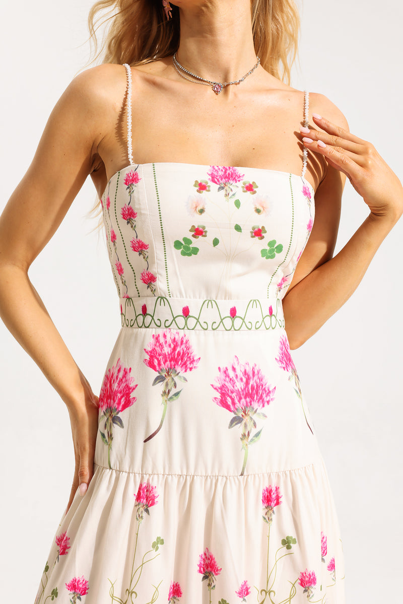Well Tailored Garment with a Graceful Silhouette