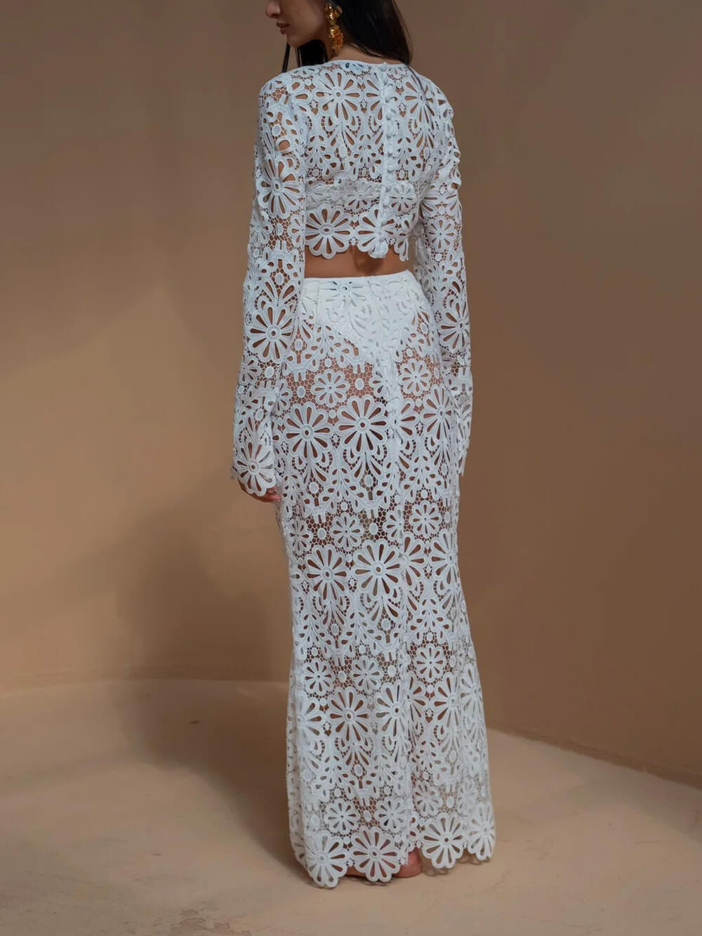 Beautifully Finished Top in a Timeless Design