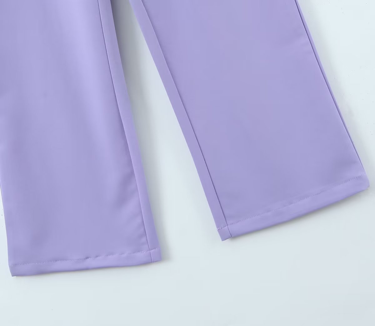 Well Tailored Pants with a Graceful Silhouette