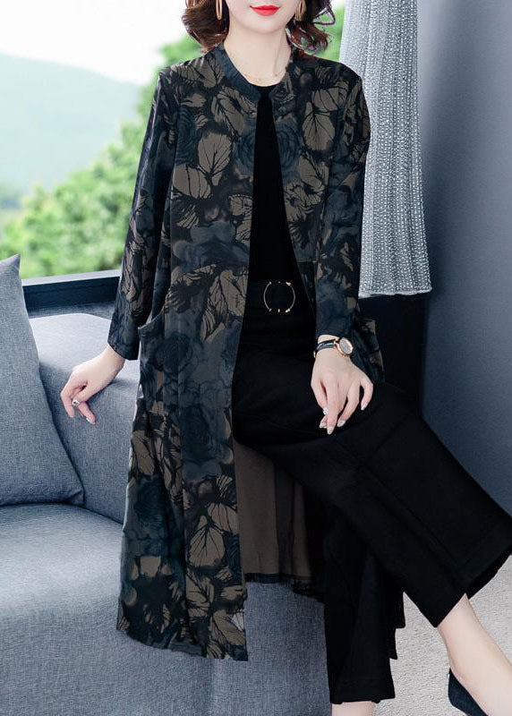 Elegantly Styled Coat for Everyday Wear