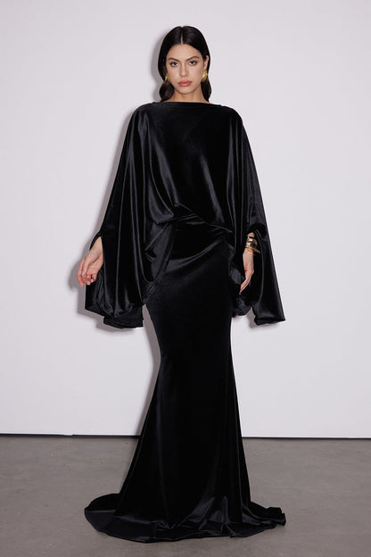 Well Tailored Garment with a Graceful Silhouette