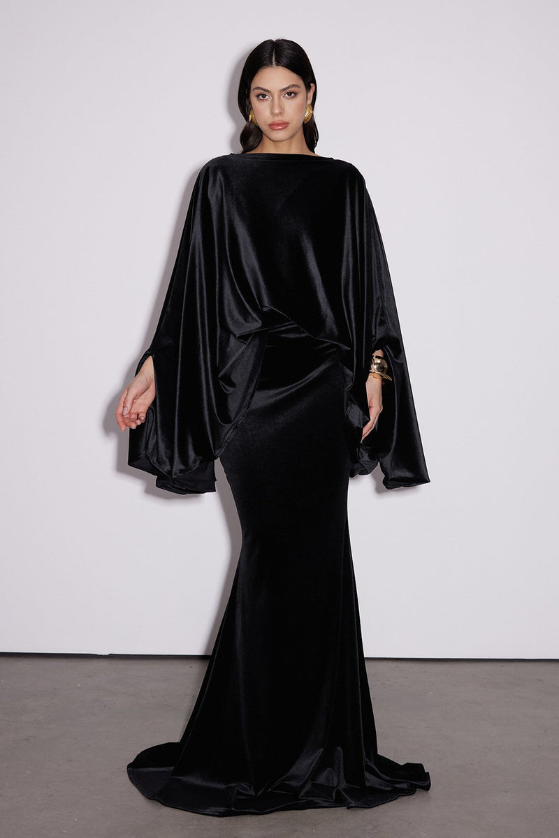 Well Tailored Garment with a Graceful Silhouette