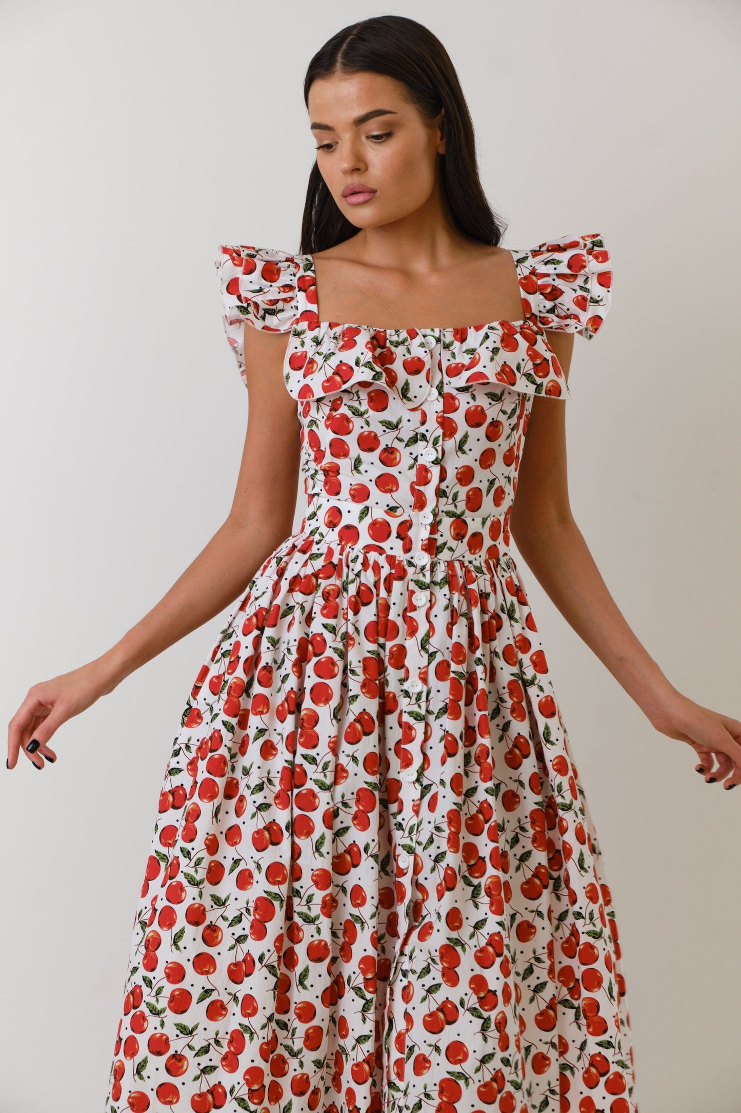 Beautifully Finished Dress in a Timeless Design