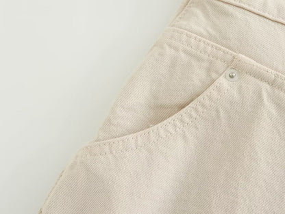 Sophisticated Garment with a Clean Classic Look