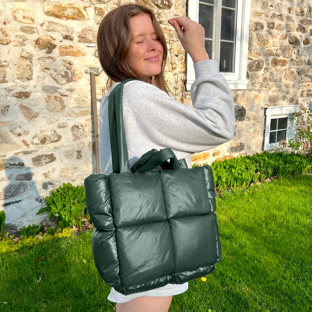 Well Tailored Bag with a Graceful Silhouette