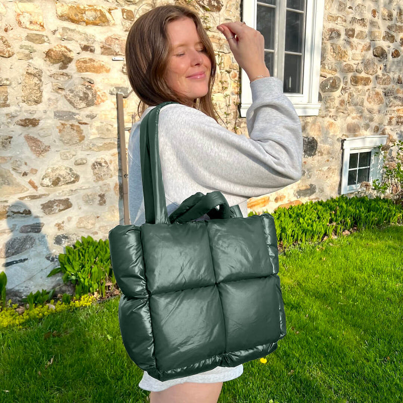 Well Tailored Bag with a Graceful Silhouette
