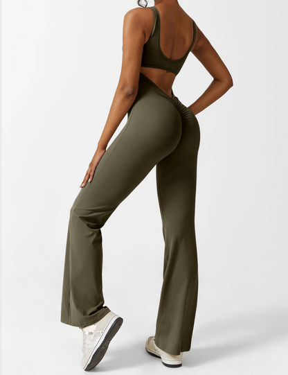 Sophisticated Garment with a Clean Classic Look