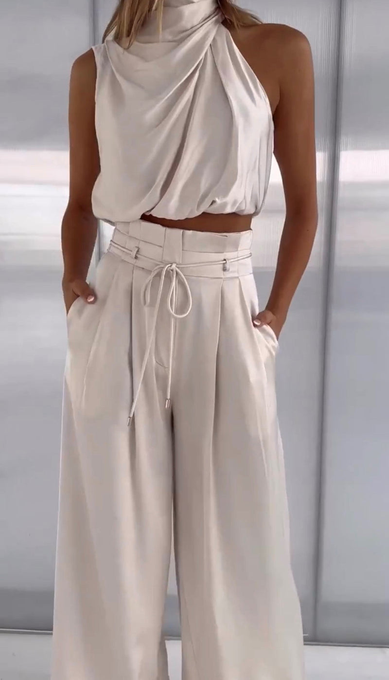 Sophisticated Garment with a Clean Classic Look