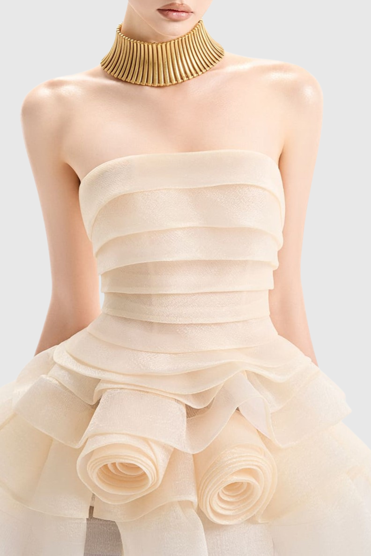 Beautifully Finished Dress in a Timeless Design