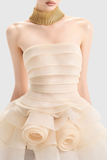 Beautifully Finished Dress in a Timeless Design