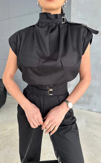 Effortlessly Elegant Garment with a Timeless Design