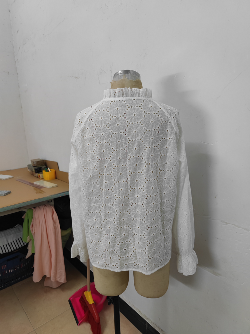 Effortlessly Elegant Shirt with a Timeless Design