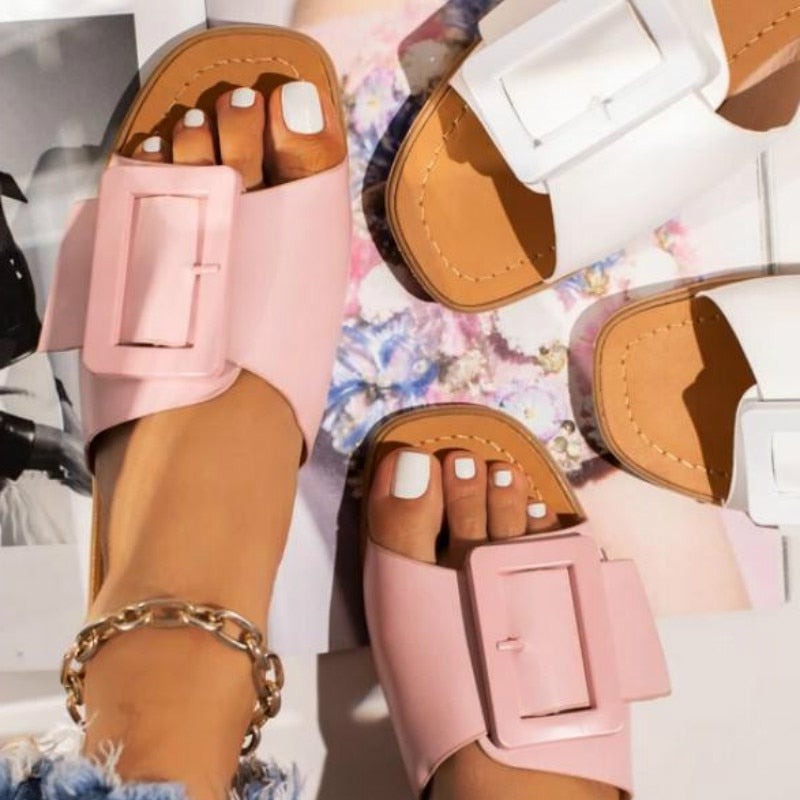 Well Tailored Sandals with a Graceful Silhouette