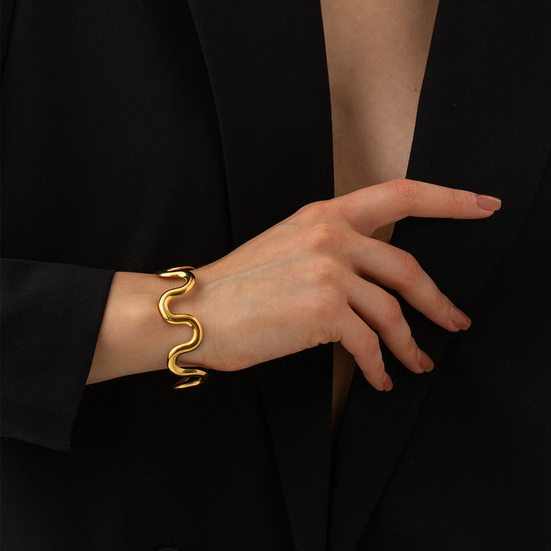 Beautifully Finished Garment in a Timeless Design