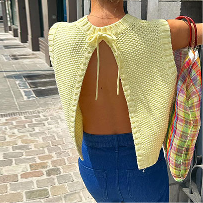 Beautifully Finished Top in a Timeless Design