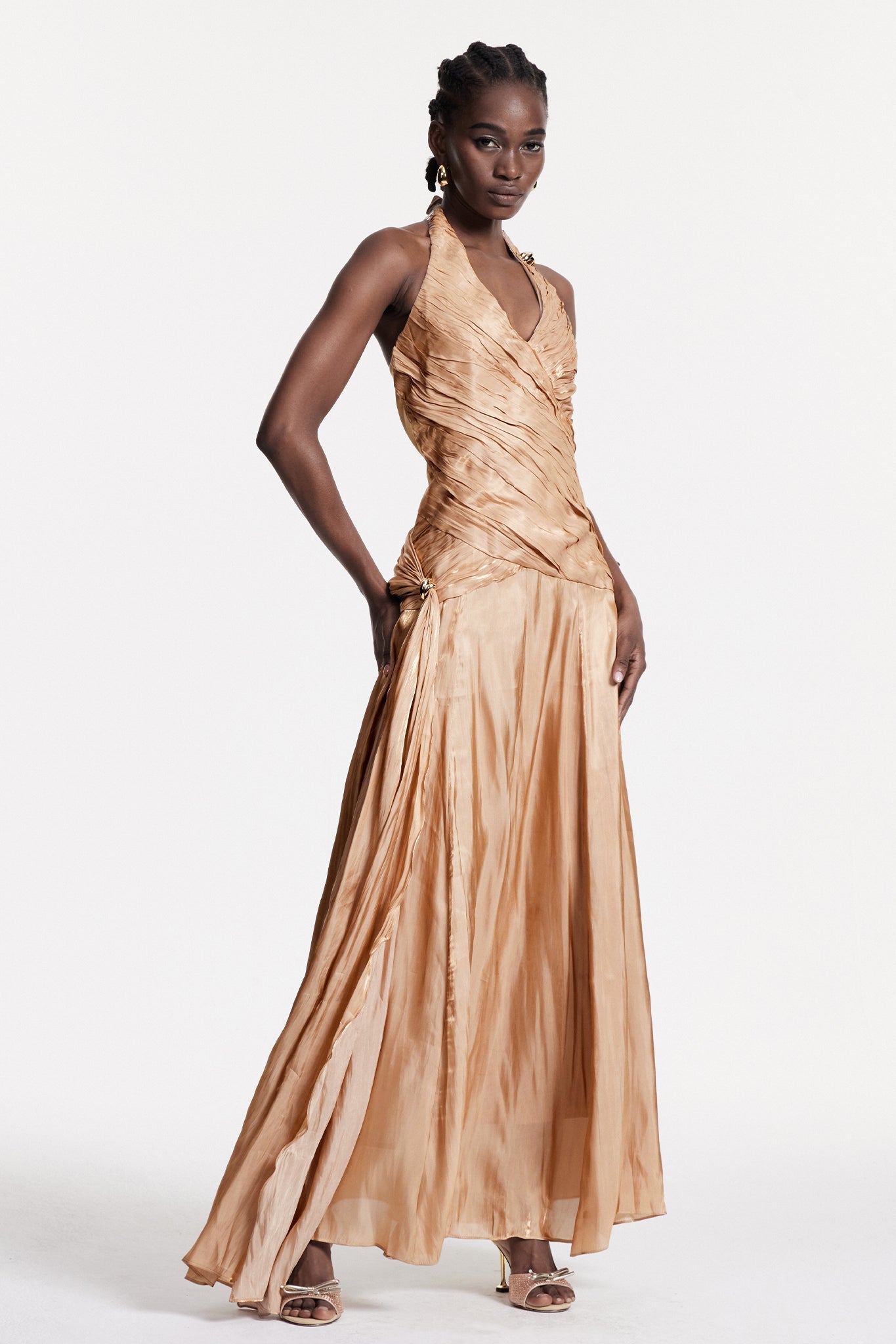 Beautifully Finished Dress in a Timeless Design