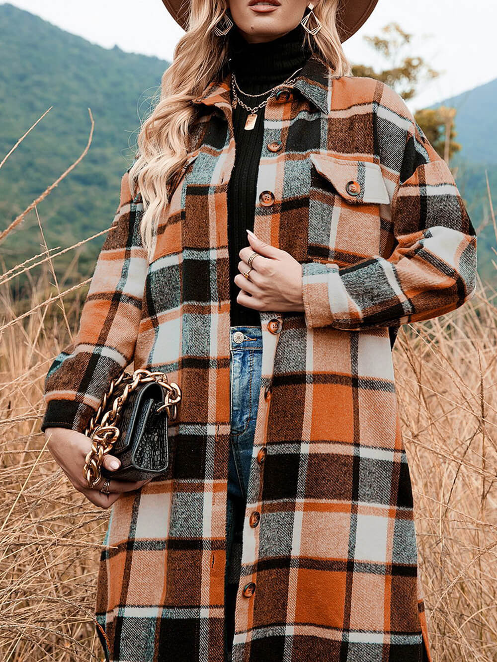 Beautifully Finished Coat in a Timeless Design