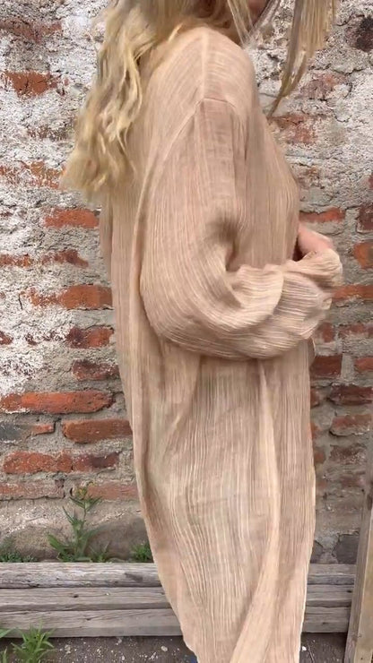 Well Tailored Cardigan with a Graceful Silhouette