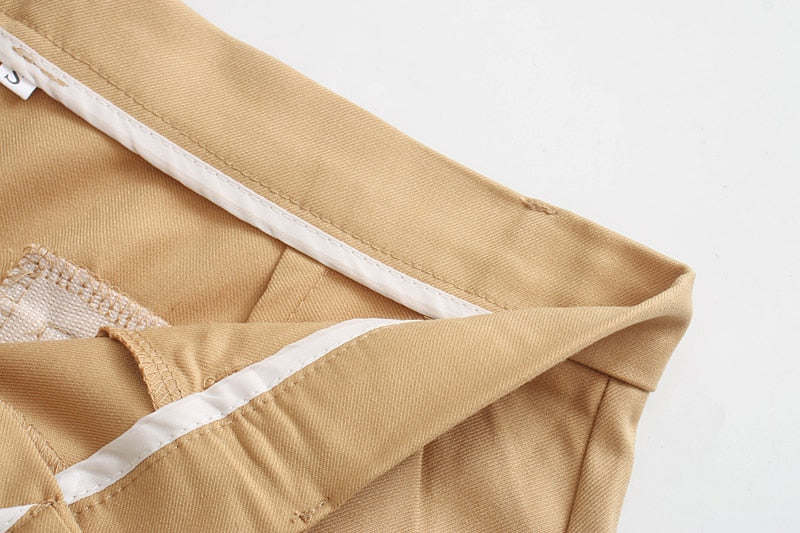 Classic Vintage Pants with a Flattering Fit