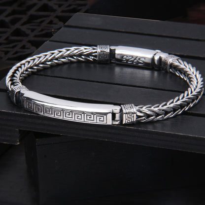 Sophisticated Garment with a Clean Classic Look